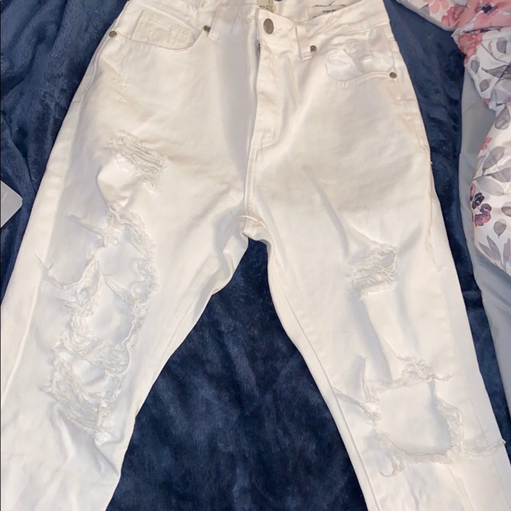 High Rise Mom Jeans - Picture 4 of 4